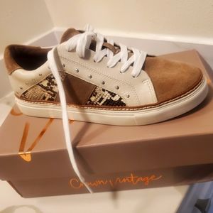 Crown Vintage Sneakers